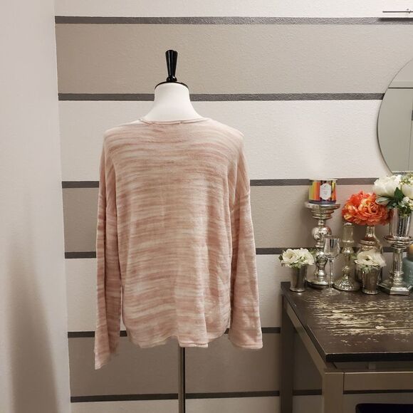 Two by Vince Camuto Cold Shoulder Sweater Sz S - Picture 2 of 3